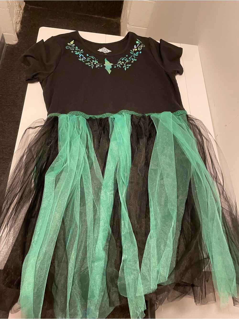 Wicked Brand Girl's size 2XL Elphaba Thropp Tulle Character Dress Green & Black